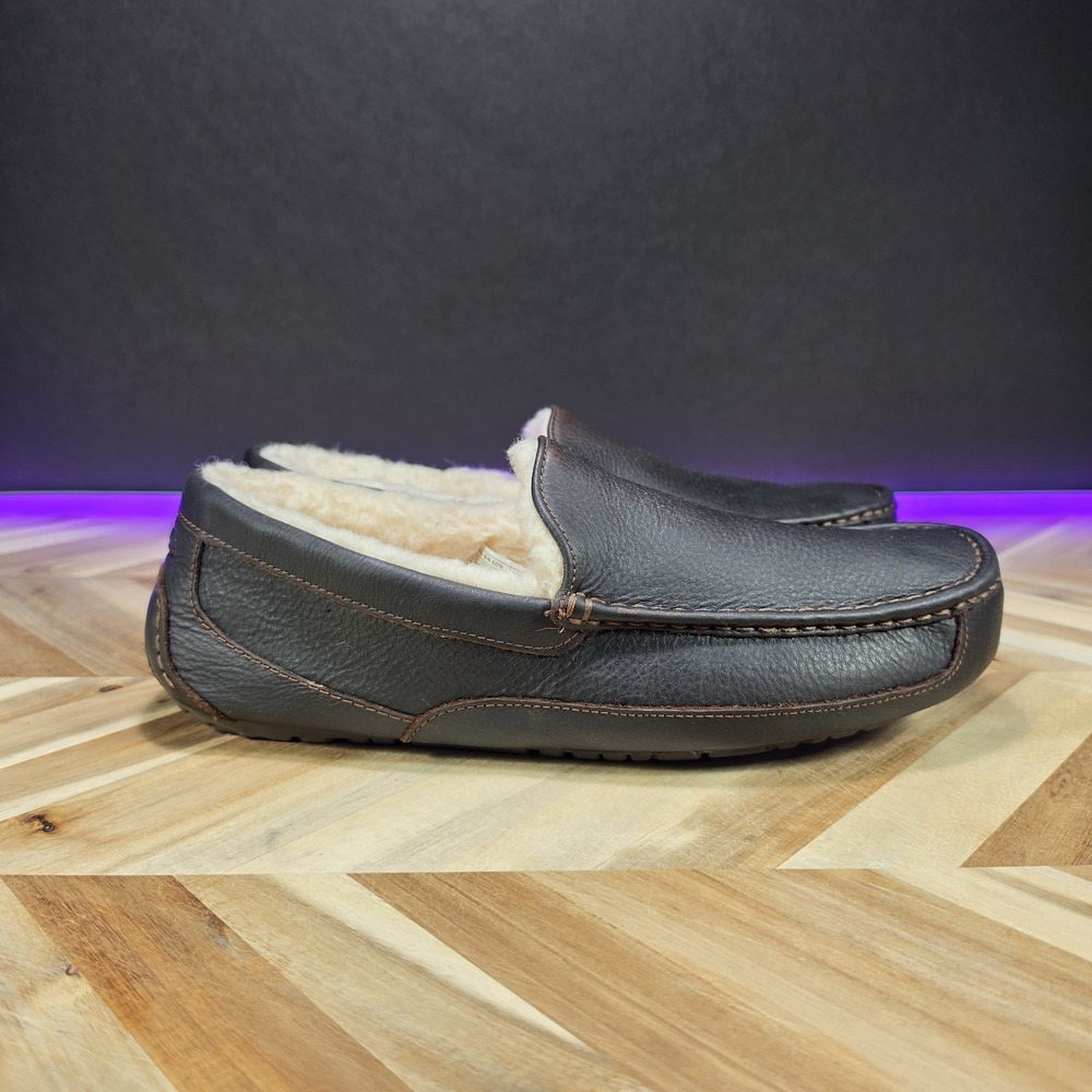 UGG Ascot Men's 16 EU 50.5 Black Leather Shearling Lined Slippers 5379